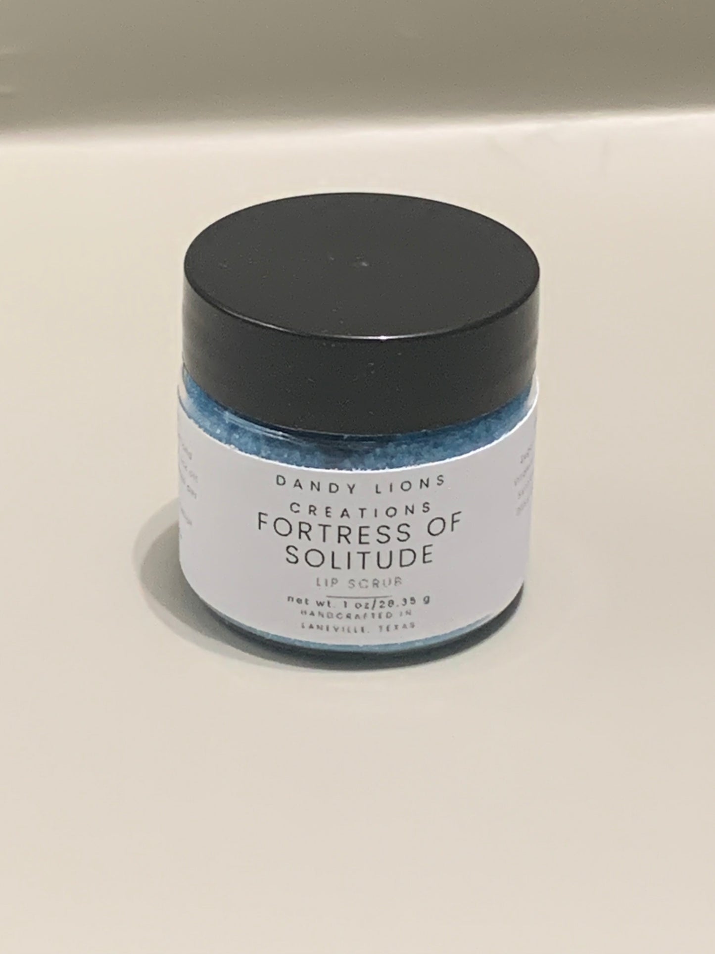 Fortress lip scrub