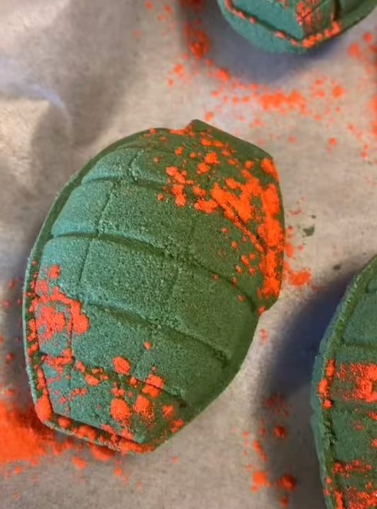 Extras bath bomb