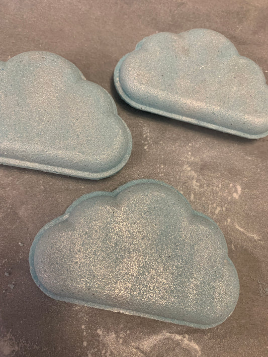 From Cloud to Mist bath bomb